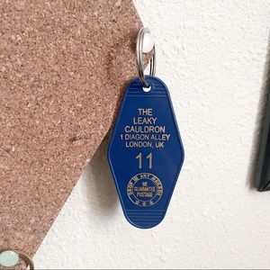 Leaky Cauldron Key Chain